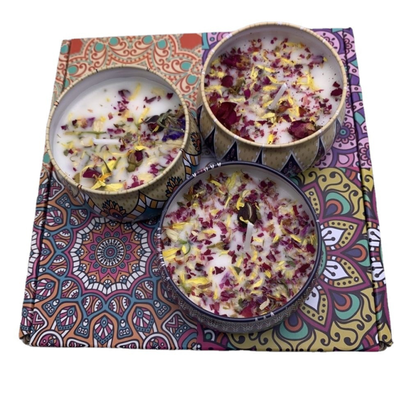 Κουτί δώρου με αρωματικά κεριά Jie Sheng Aromatherapy — κεριά από κερί σόγιας σε σχήμα κύπελλου, χειροποίητα και ρίχνονται με χειροποίητη τεχνική, με λογότυπο πάνω στην κονσέρβα