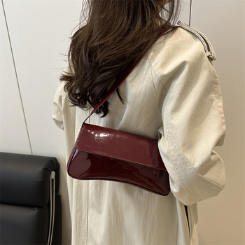 Τσάντα PU crossbody, στυλ δρόμου, οριζόντια τετράγωνη μορφή, άνοιγμα με καπάκι, θήκη τηλεφώνου, επένδυση πολυεστέρα, ένας ιμάντας, Καλοκαίρι 2025