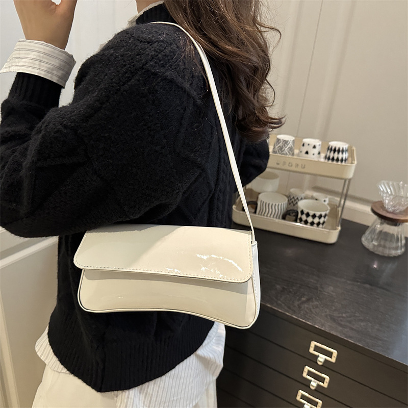 PU crossbody torba, ulični stil, vodoravni kvadratni oblik, otvor s preklopom, džep za telefon, podstava od poliestera, jedan remen, ljeto 2025