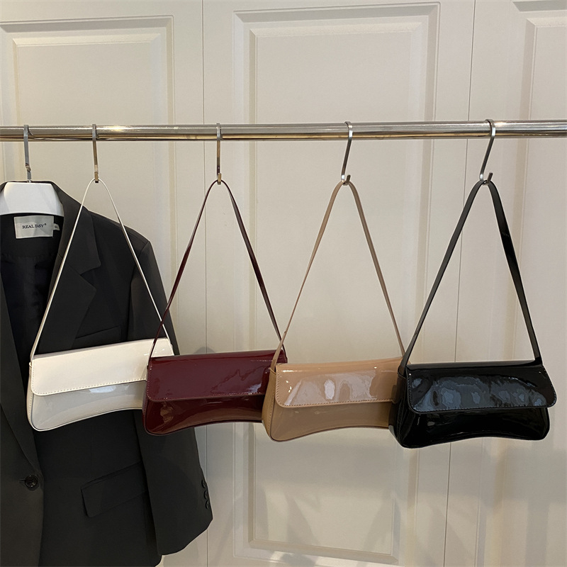 PU crossbody torba, ulični stil, vodoravni kvadratni oblik, otvor s preklopom, džep za telefon, podstava od poliestera, jedan remen, ljeto 2025