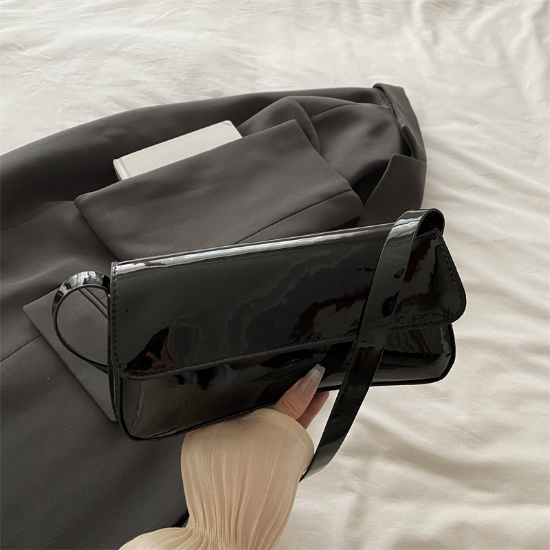 PU crossbody torba, ulični stil, vodoravni kvadratni oblik, otvor s preklopom, džep za telefon, podstava od poliestera, jedan remen, ljeto 2025