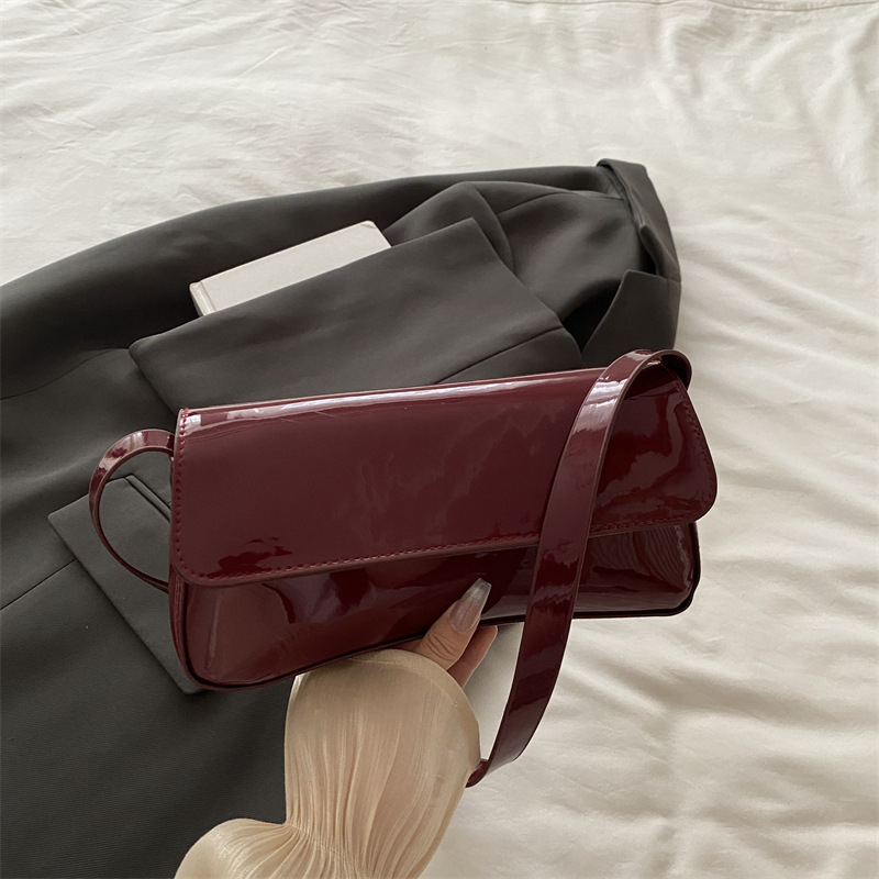 PU crossbody torba, ulični stil, vodoravni kvadratni oblik, otvor s preklopom, džep za telefon, podstava od poliestera, jedan remen, ljeto 2025