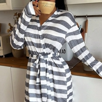 Γυναικεία ρόμπα ύπνου με μακριά μανίκια, ζώνη, ριγέ και φλοράλ εκτύπωση, V-λαιμό, χαλαρή γραμμή, πολυεστέρας, εξτρα παχύ ύφασμα 401–500 g/m²