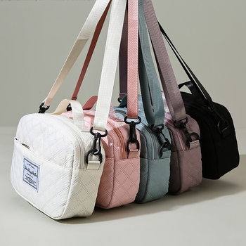 Oxford anyagú crossbody táska rombusz varrással, városi egyszerű stílus, vízszintes négyszögletes forma, cipzár, poliészter bélés, belső zsebek telefon és ID számára, egy vállpánt