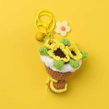 Raktų pakabukas su rankomis megztu vilnos gėlę – šilko gėlė, gamybos: tvirtinimas, panaudojimas: vestuvės, nuotraukų rekvizitas, namų dekoravimas