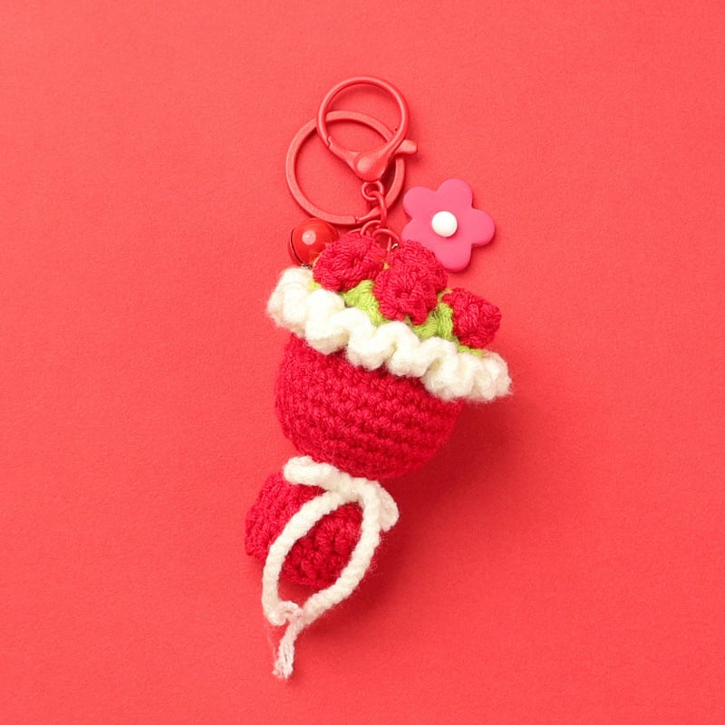 Raktų pakabukas su rankomis megztu vilnos gėlę – šilko gėlė, gamybos: tvirtinimas, panaudojimas: vestuvės, nuotraukų rekvizitas, namų dekoravimas