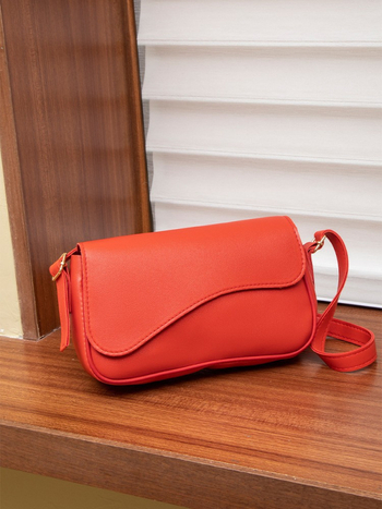 Τσάντα PU με αστικό μινιμαλιστικό στυλ, οριζόντια τετράγωνη σιλουέτα, κλείσιμο με καπάκι, εσωτερικές τσέπες: τσέπη με φερμουάρ, τσέπη για κινητό και τσέπη για έγγραφα