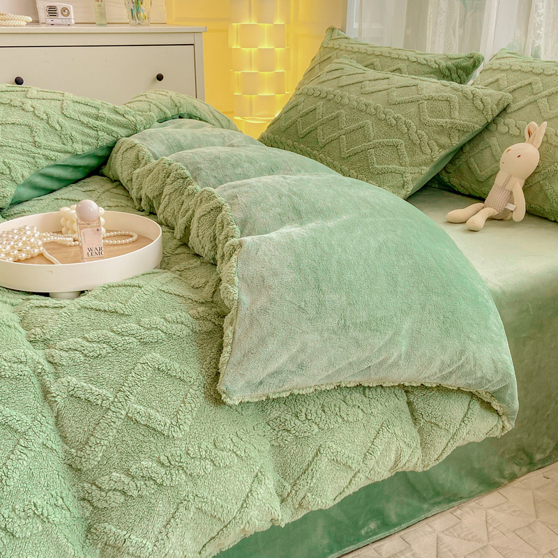 Set de pat din velur lapte, patru piese, quilted, fețe AB reversibile, stil lux lejer