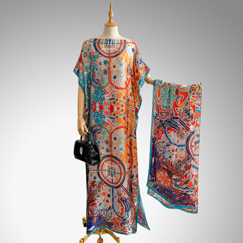 Hosszú köntösruha mesterséges selyemből, nyomtatott mintával, divatos középhosszú, dekoratív dizájn, több stílus elérhető