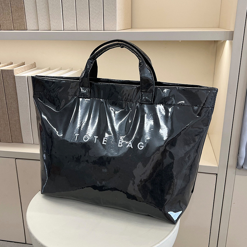 PVC tote táska, utcai divat stílus, vízszintes négyszögletes forma, cipzáras zárás, poliészter bélés