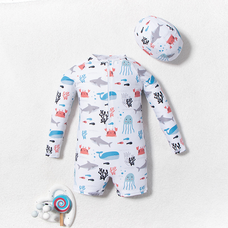 Poiste pikkade varrukatega ujumistrikoo karikatuurimustriga, suur elastsus ja päikesekaitse, 82% polüester / 18% spandeks, vanus 3–8 aastat