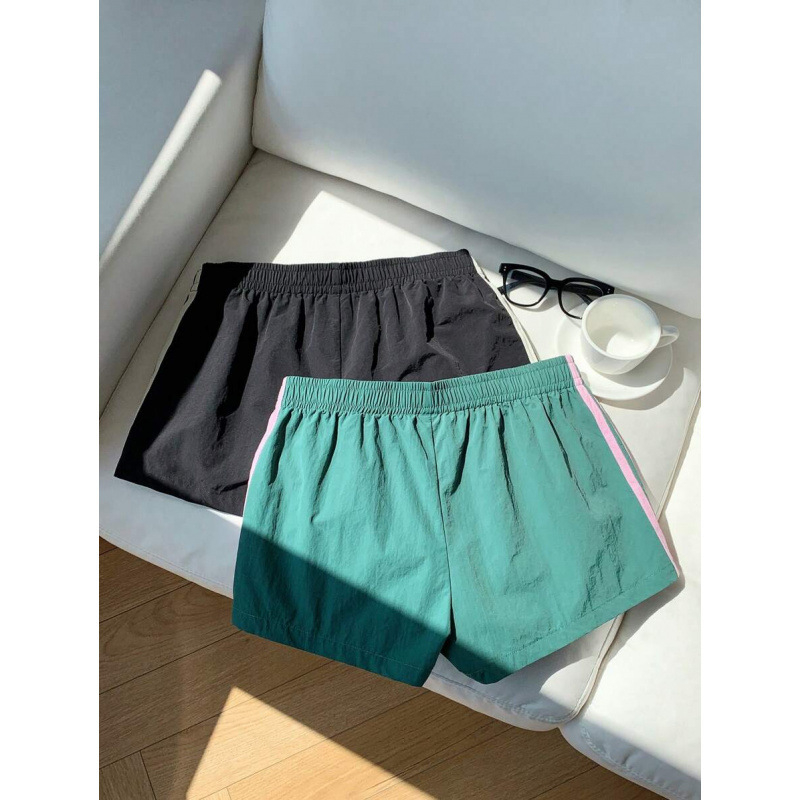 Șorturi casual pentru femei cu dungi pe lateral și talie elastică, croială lejeră (bumbac natural colorat • CVC • lungime 9/10 • elasticitate ușoară)