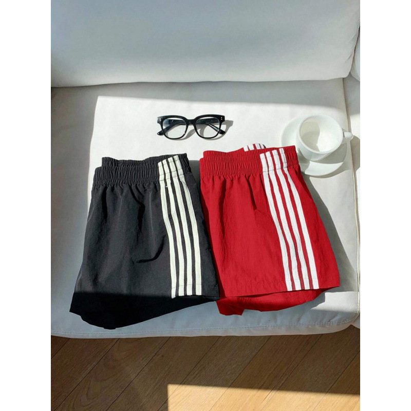 Șorturi casual pentru femei cu dungi pe lateral și talie elastică, croială lejeră (bumbac natural colorat • CVC • lungime 9/10 • elasticitate ușoară)