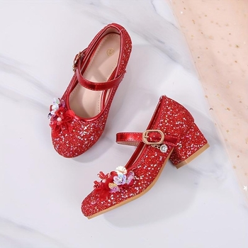 Σανδάλια με ένα λουρί, πάνω μέρος από δέρμα κορυφαίας ποιότητας, ιαπωνικού στυλ, χαμηλό κωνικό τακούνι, σόλα από αφρό καουτσούκ.