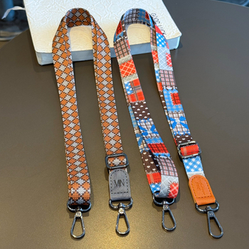 Чанта за телефон с шнур за носене, регулируема презрамка, дамски стил, пластмасова