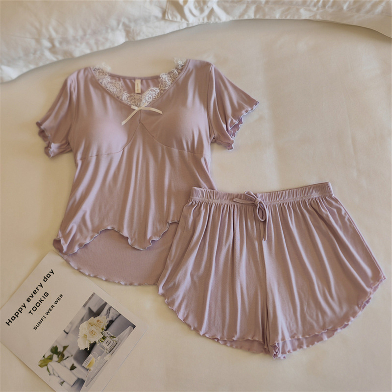 Set de pijamale din modal, trei piese, cu inserție detașabilă pentru bust, dantelă în stil zână, mâneci scurte, decolteu în V