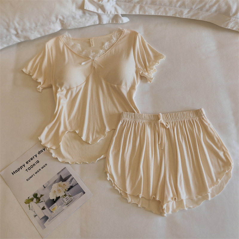 Set de pijamale din modal, trei piese, cu inserție detașabilă pentru bust, dantelă în stil zână, mâneci scurte, decolteu în V
