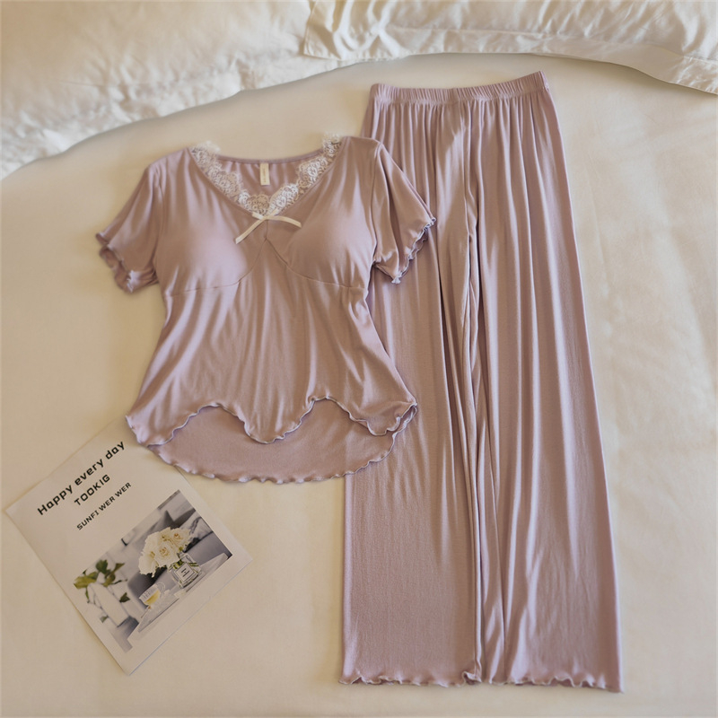 Set de pijamale din modal, trei piese, cu inserție detașabilă pentru bust, dantelă în stil zână, mâneci scurte, decolteu în V