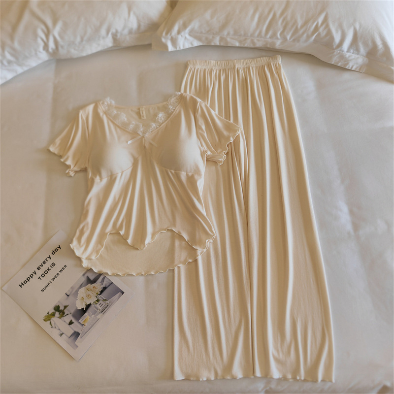Set de pijamale din modal, trei piese, cu inserție detașabilă pentru bust, dantelă în stil zână, mâneci scurte, decolteu în V