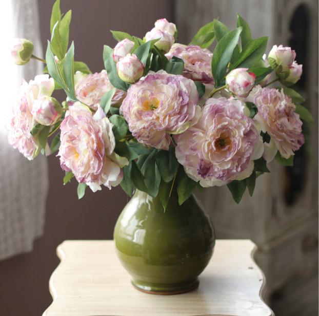 Mesterséges peónia növény 13 fejjel és európai stílusú nagy levelekkel, selyem virágokkal, otthoni dekorációhoz