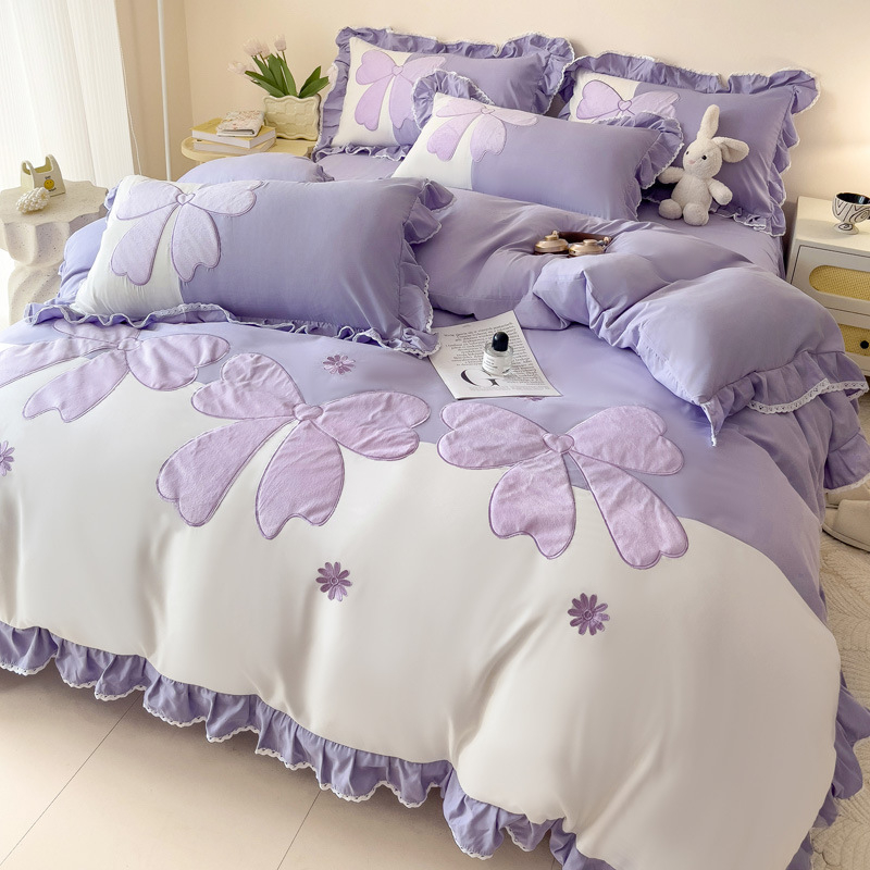 Set de lenjerie de pat din poliester, patru piese, cu model de caricatură, imprimare reactive