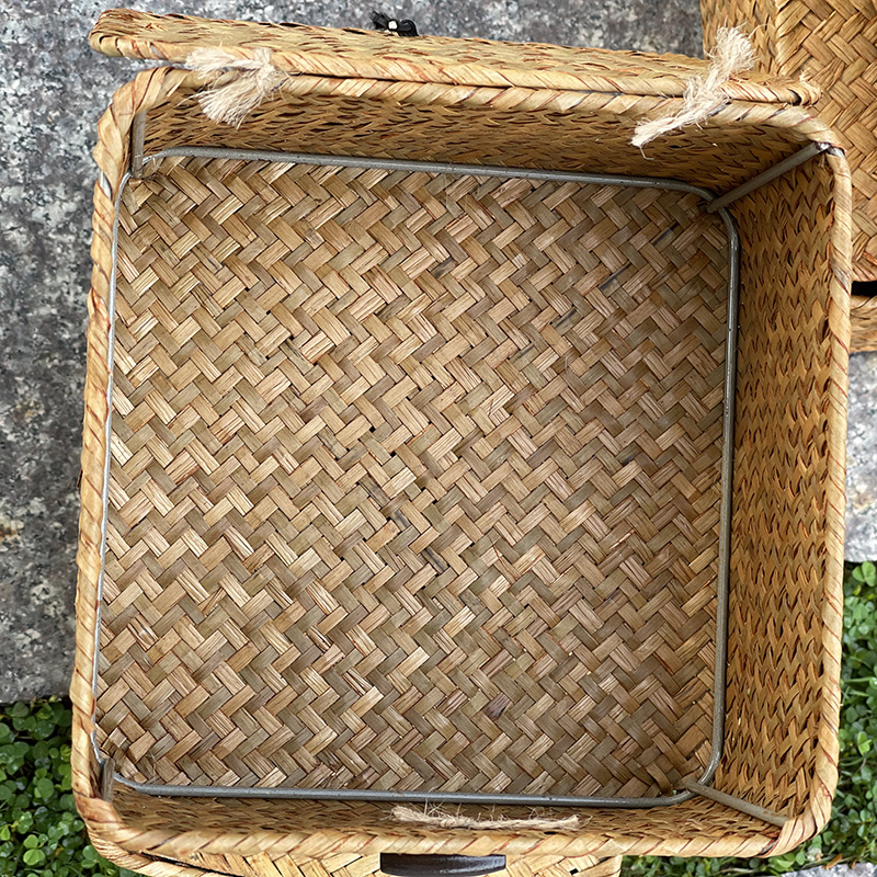 Kvadratna pletena kutija za pohranu s poklopcem (Brand: Tide weaving process; Materijal: Willow/Straw; Model: Square; Primjena: Kozmetika/Ukras, Knjige i časopisi, Slušalice kabeli)