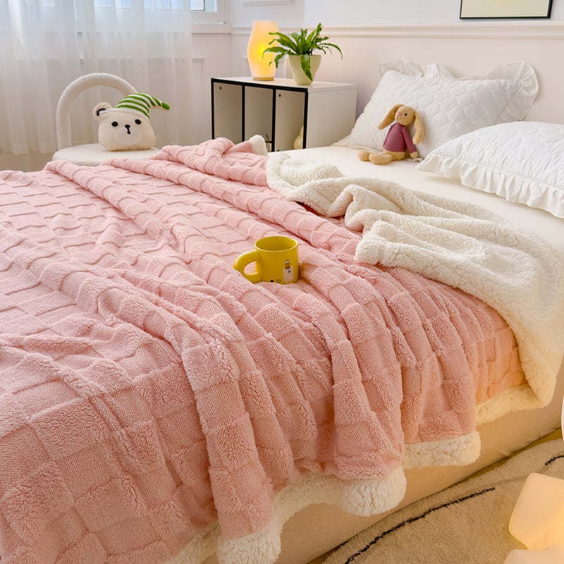 Flanel pléd geometrias mintával, poliészter rostból, súly 1–1,5 kg, minden évszakban használható