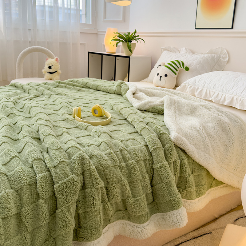 Flanel pléd geometrias mintával, poliészter rostból, súly 1–1,5 kg, minden évszakban használható