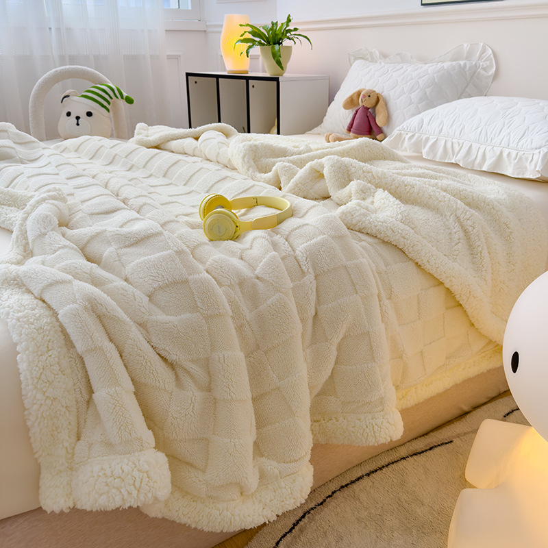 Flanel pléd geometrias mintával, poliészter rostból, súly 1–1,5 kg, minden évszakban használható