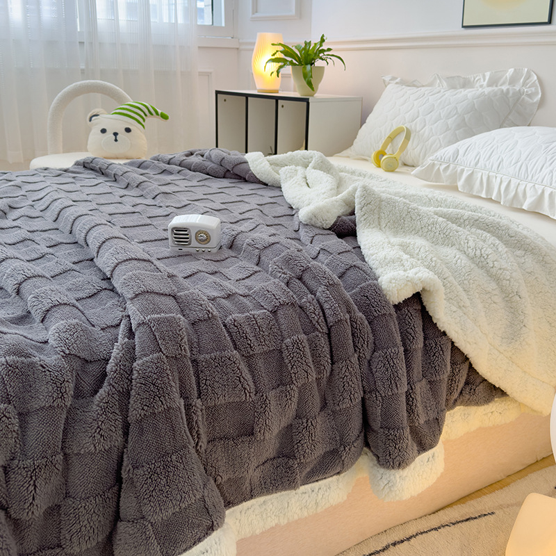 Flanel pléd geometrias mintával, poliészter rostból, súly 1–1,5 kg, minden évszakban használható