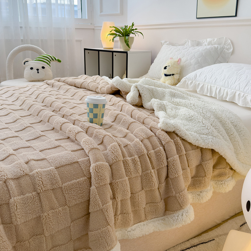 Flanel pléd geometrias mintával, poliészter rostból, súly 1–1,5 kg, minden évszakban használható