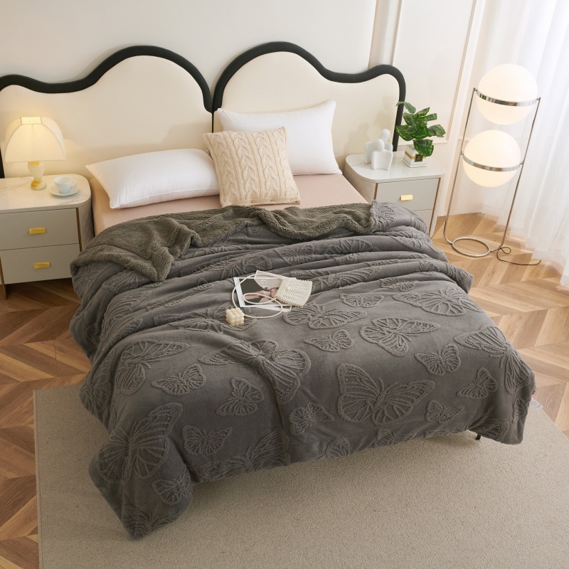 Flanel pléd geometrias mintával, poliészter rostból, súly 1–1,5 kg, minden évszakban használható