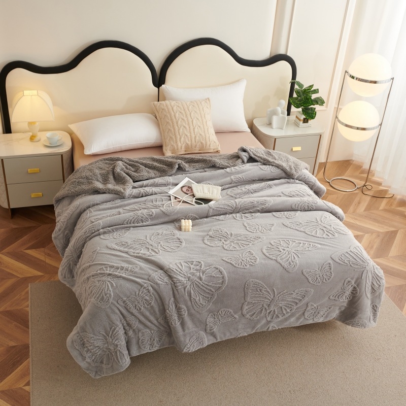 Flanel pléd geometrias mintával, poliészter rostból, súly 1–1,5 kg, minden évszakban használható