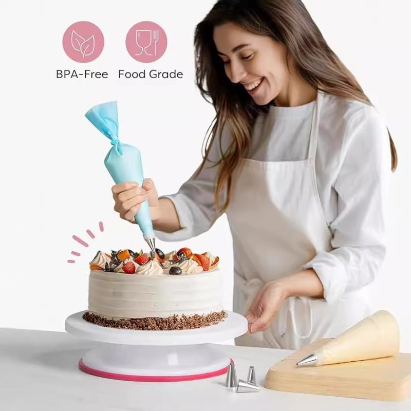 71 dalių torto dekoravimo rinkinys su pasukama platforma, dekoravimo antgaliai, dekoravimo maišelis ir kremas šepetėlis