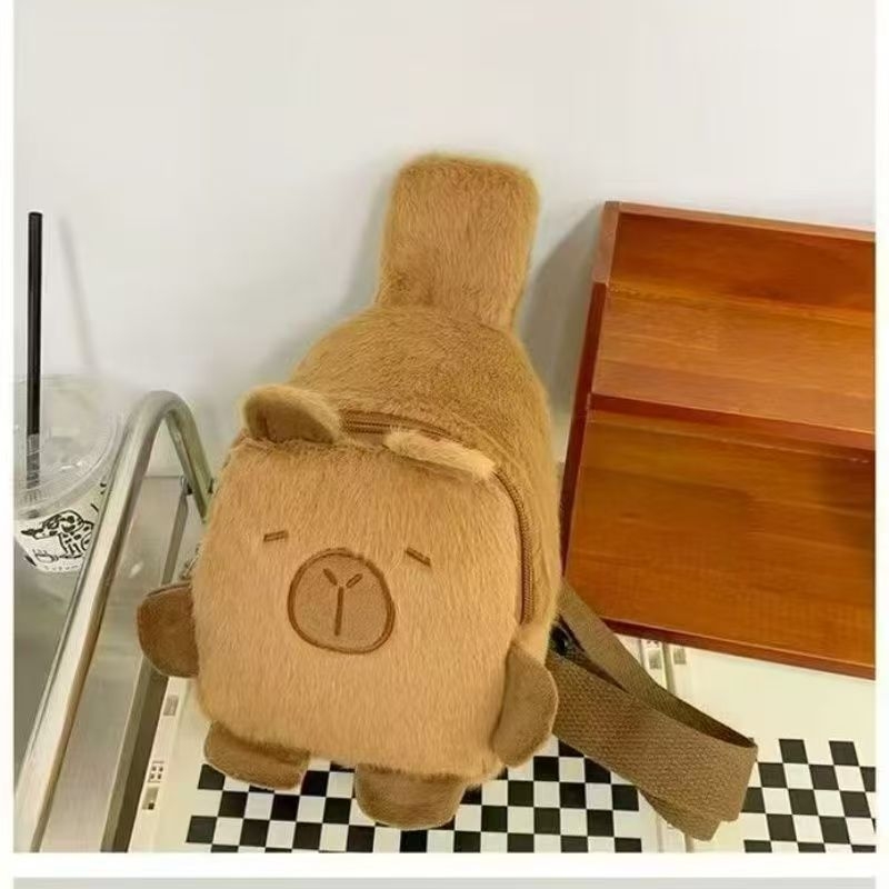 Kapibara plüssbaba - rövid plüss, PP gyapot töltet, hálós zacskós csomagolás, 7–14 éveseknek