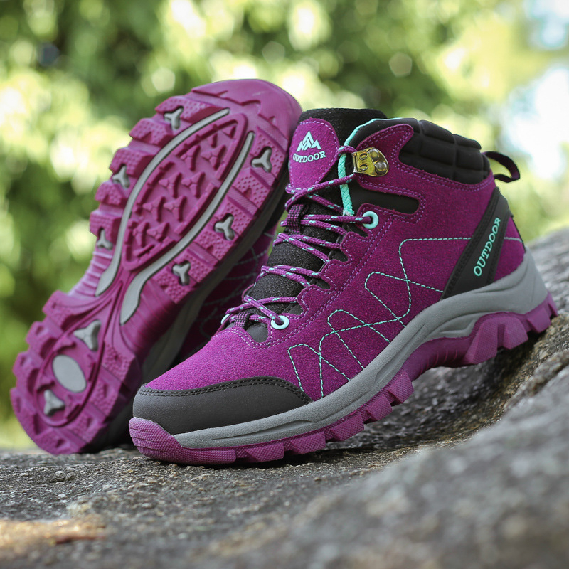 Обувки за треккинг – висока яка, противохлъзгаща гумена подметка, гумена междинна подметка, интериор: изкуствен къс пух