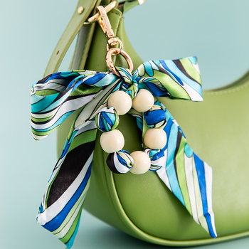 Κλειδάκι σε κορεατικό στυλ, ακρυλικό, με ξύλινες χάντρες και φιόγκο