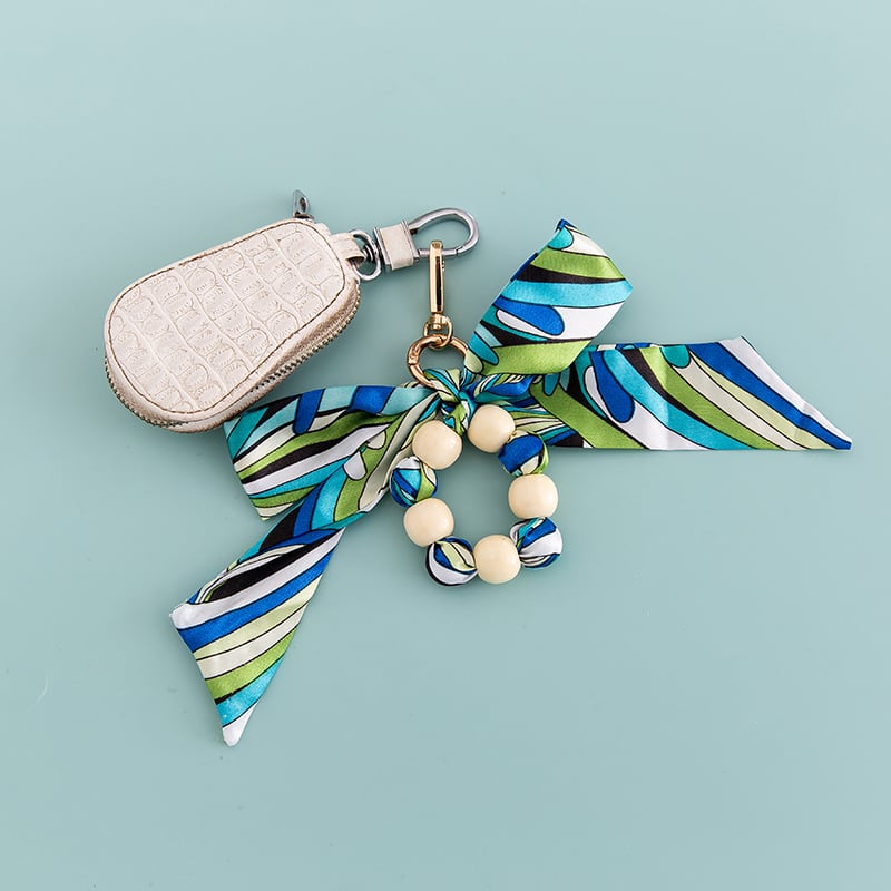 Ключодържател в корейски стил, акрилен, с дървени мъниста и възел от панделка