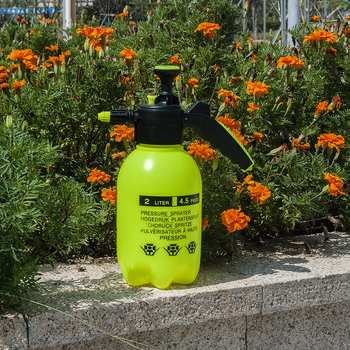 Qimao πλαστικός χειροκίνητος ψεκαστήρας για πότισμα και απολύμανση σε οικιακό κήπο