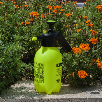 Qimao πλαστικός χειροκίνητος ψεκαστήρας για πότισμα και απολύμανση σε οικιακό κήπο