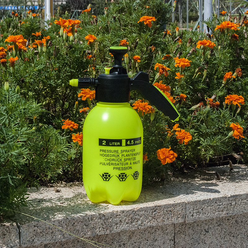 Qimao πλαστικός χειροκίνητος ψεκαστήρας για πότισμα και απολύμανση σε οικιακό κήπο