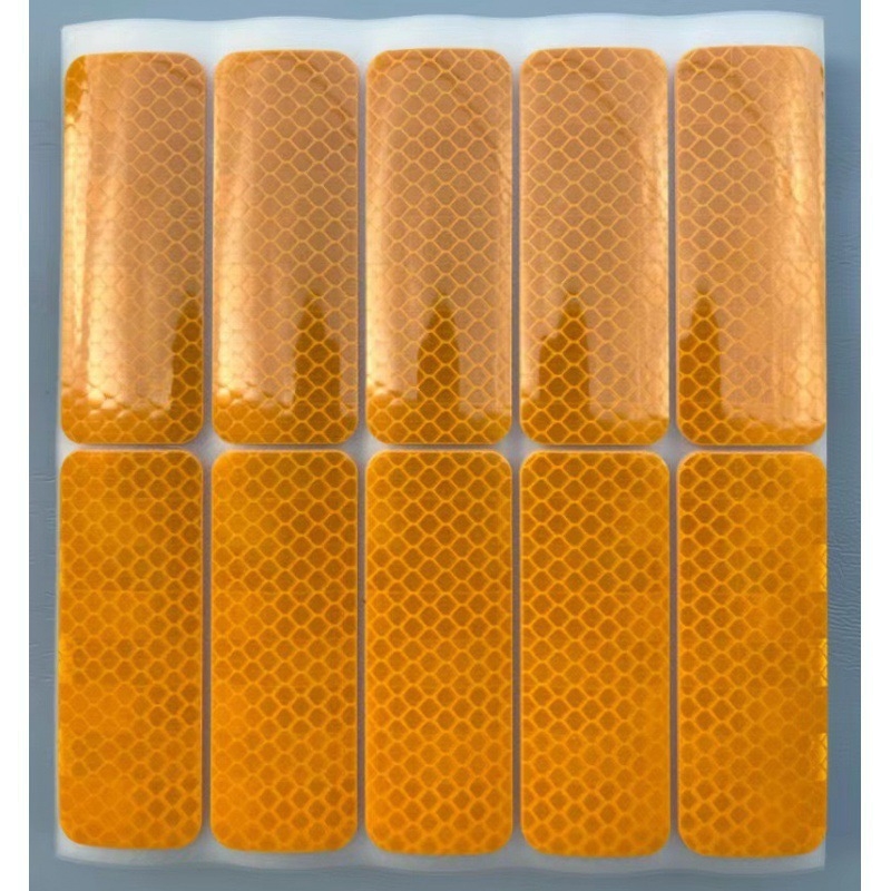 Atstarojošas automašīnu, motociklu un ķiveru uzlīmes — ūdensizturīgas, ar poliuretāna PET pamatni