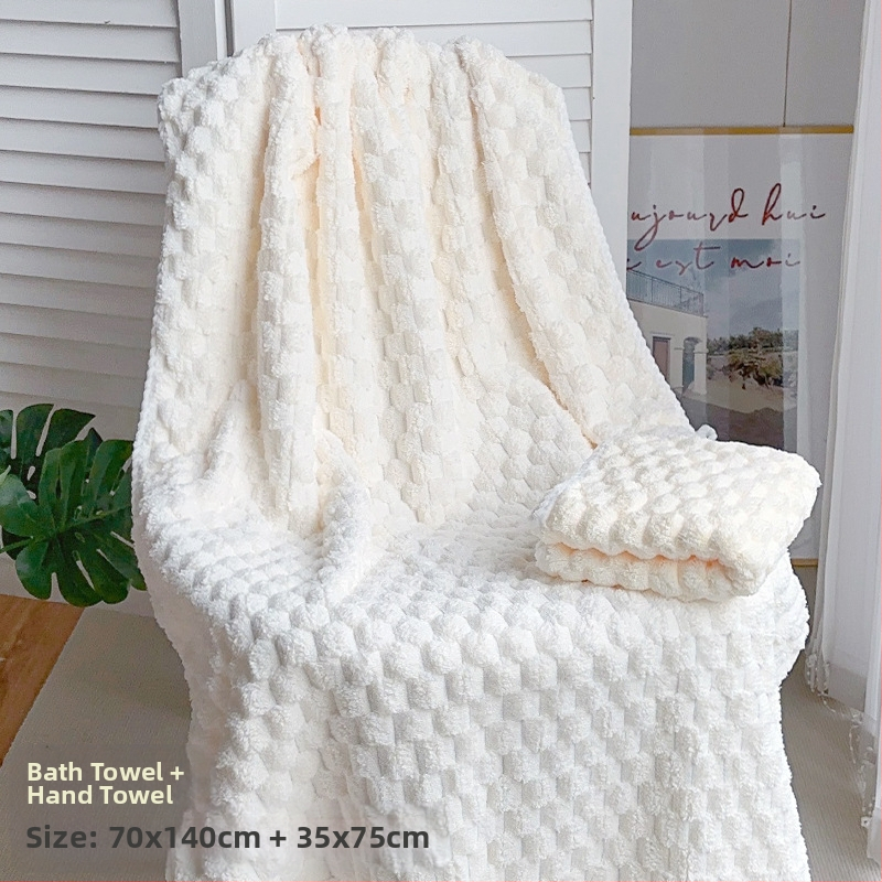 Set baie din trei piese: prosop de înfășurat pentru adulți, căciulă de uscare a părului și prosop; bumbac 100%, fir 150D, marca Silent Love