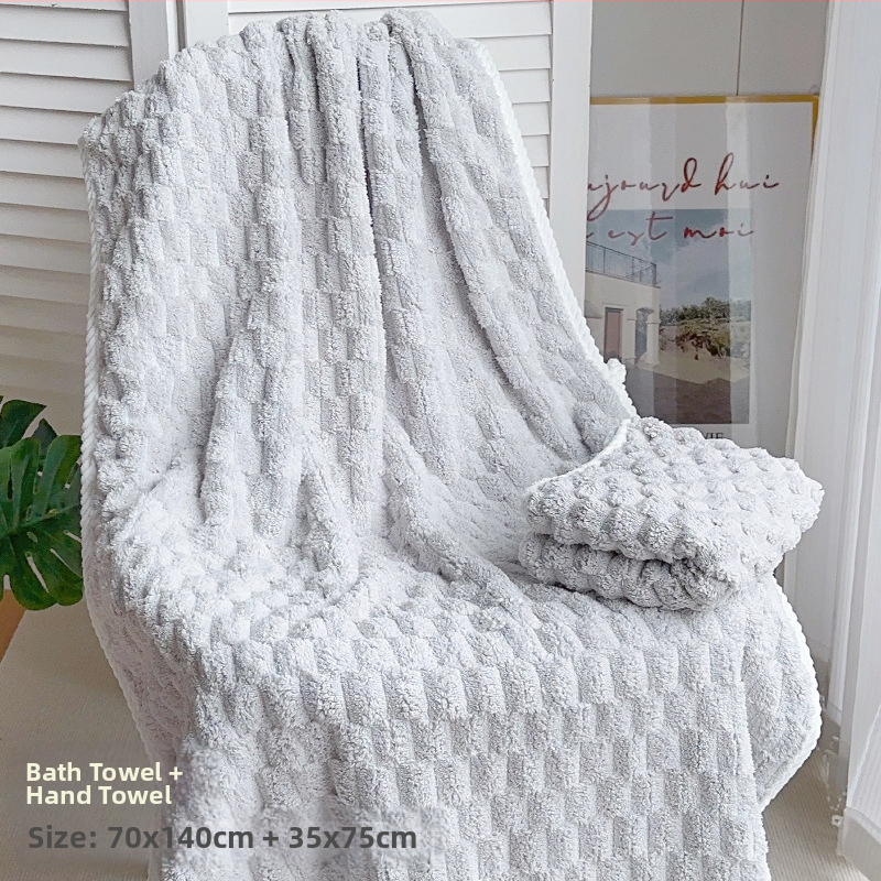 Set baie din trei piese: prosop de înfășurat pentru adulți, căciulă de uscare a părului și prosop; bumbac 100%, fir 150D, marca Silent Love