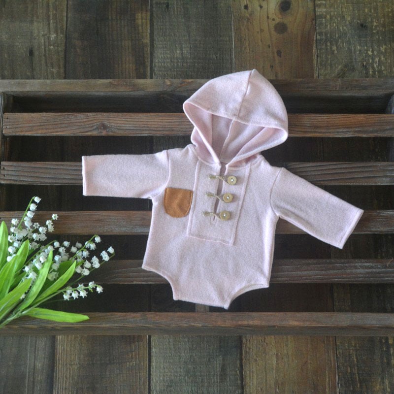 Salopetă tricotată cu glugă pentru nou-născuți, unisex, mâneci lungi, închidere pull-over, țesătură poliester-rayon, pentru sesiuni foto