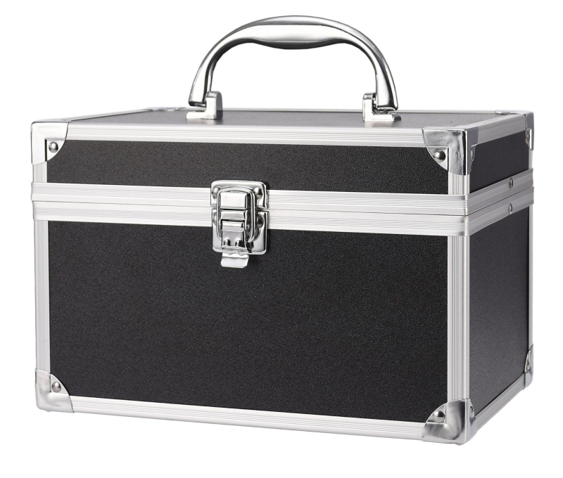 Козметичен калъф с PVC конструкция, отваряне чрез алуминиев рамков механизъм и еднопосочни колела