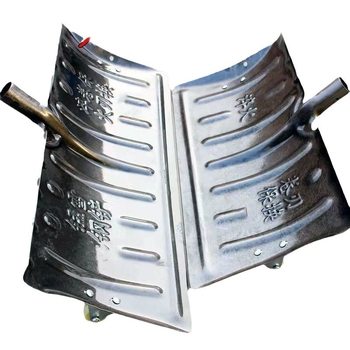 Φτυάρι χιονιού με κεφαλή από χάλυβα μέσης περιεκτικότητας σε άνθρακα και ξύλινη λαβή, βάρος 1,2 kg, πάχος κεφαλής 1,3 mm