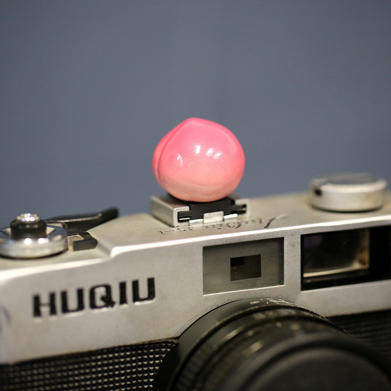 Κάλυμμα σιλικόνης για το hot shoe της κάμερας — καθολικός καρτούν σχεδιασμός με δαιμονικά κέρατα, εύκολη εγκατάσταση, συμβατό με DSLR και mirrorless κάμερες