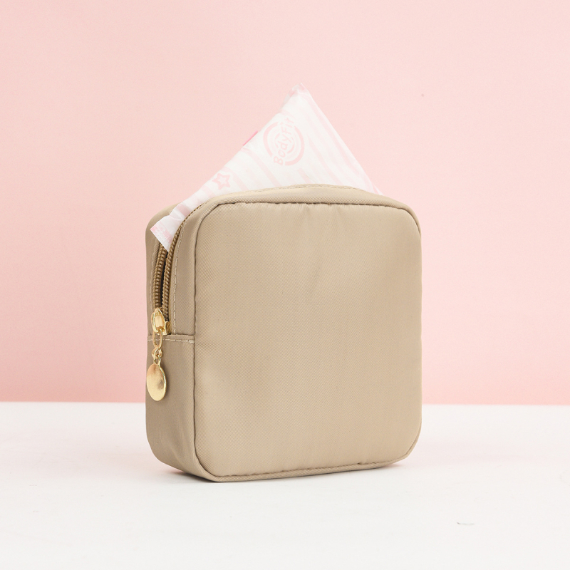 Sanitarinių įklotėlių laikymo maišelis – kubo formos, poliesteris, daugiafunkcinis, modelis 0846