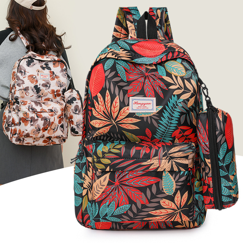 Unisex neilona mugursoma, īpaši viegla, ietilpība 20–35 L, izliektas plecu siksnas, brīvā laika ceļojumiem